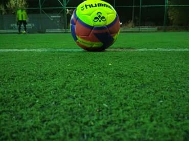 сколько стоит хороший футбольный мяч: Новые футбольные мячи HUMMEL! Качество : отличная!!! Цена: . сом — 7