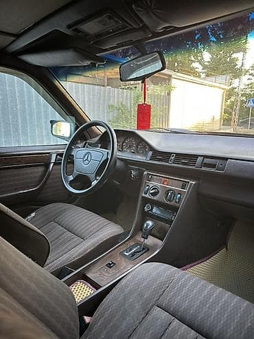 Продажа авто: Mercedes-Benz W124: 1990 г., 2.3 л, Автомат, Бензин, Седан — 6