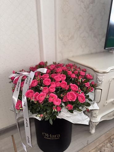 krisha kg: Пышная композиция из кустовых роз в шляпной коробке - Сорт: кустовые — 3