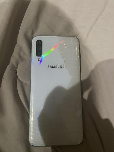 скана: Samsung Galaxy A50, Б/у, 64 ГБ, цвет - Белый, 2 SIM — 1