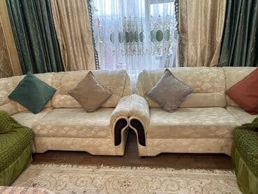 Продается диван! Можно ставить по разному, если разделить, то из 4 шт