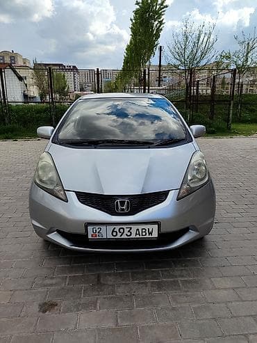 Honda Fit: 2009 г., 1.3 л, Вариатор, Бензин, Хэтчбэк at lalafo.kg Honda Fit: 2009 г., 1.3 л, Вариатор, Бензин, Хэтчбэк