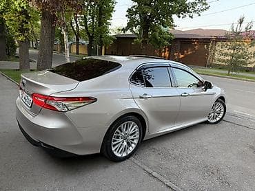 чехол на камри 30: Toyota Camry: 2018 г., 2.5 л, Вариатор, Гибрид, Седан — 5