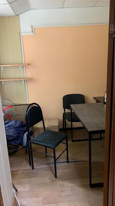Коммерческая недвижимость: Продажа офисов 100 м², С ремонтом, С мебелью, Многоэтажное здание, Цокольный этаж этаж — 10