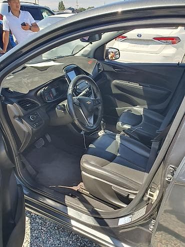 2016: Chevrolet Spark: 2016 г., 1 л, Автомат, Бензин, Хэтчбэк — 5