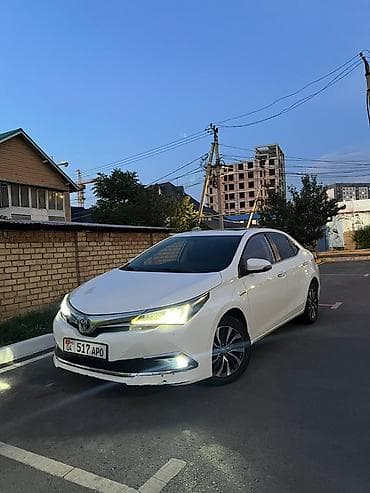 e2 byd: Toyota Corolla: 2018 г., 1.8 л, Автомат, Гибрид, Седан — 2