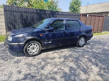 Volkswagen Vento: 1993 г., 2 л, Механика, Бензин, Седан