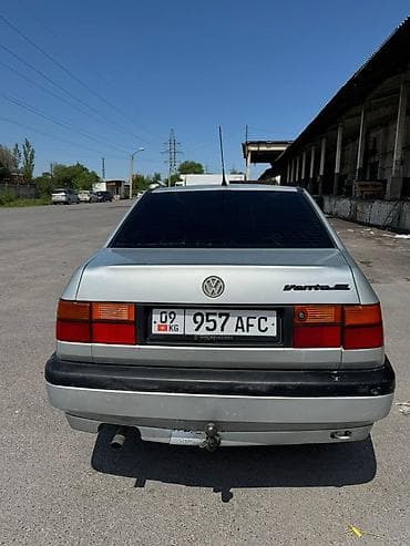 марк: Volkswagen Vento: 1993 г., Седан — 3