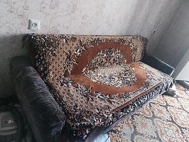 советский раскладной диван: Прямой диван, Б/у — 1