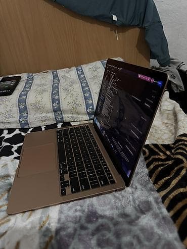 СРОООЧНО MacBook Air 13", цвет Gold (золотистый) Характеристики: -