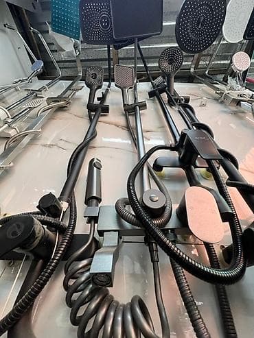 Душевые наборы: Матовое, Черный — 1