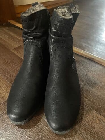 женский кошелек с отделением для телефона: Продаю новые зимники ботинки с Европы — 1