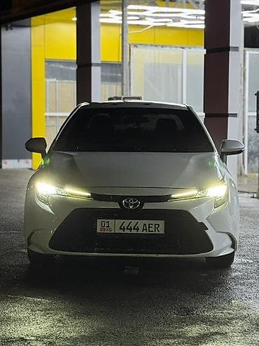 1 9дизел: Toyota Corolla: 2020 г., 1.8 л, Вариатор, Гибрид, Седан — 2
