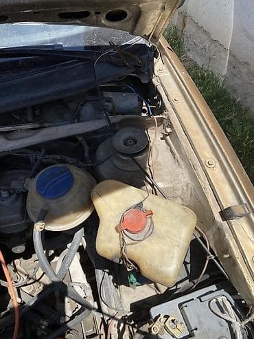 Volkswagen Passat: 1990 г., 1.8 л, Механика, Бензин, Седан — 8
