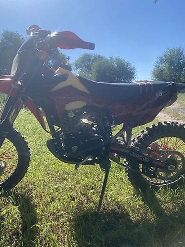 2 8: Эндуро/кроссовый мотоцикл (примерно класс 250cc) - Двигатель — 2