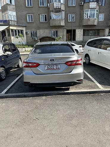 jac t6: Toyota Camry: 2020 г., 2.5 л, Вариатор, Гибрид, Седан — 4