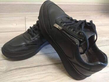 Спецодежда: Продаются мужские ботинки (зимние), 42 размер, кожаные. Производство — 3