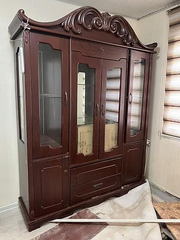 Сервант, Дерево