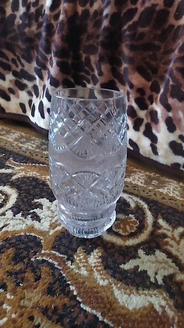 люстры дешево: ПРОДАЮ ВАЗУ ХРУСТАЛЬНУЮ 2000 сом — 1