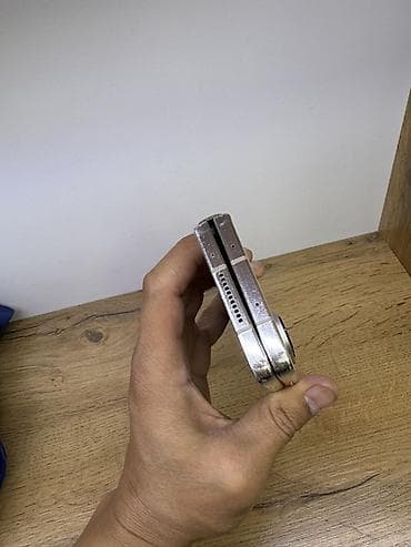 pixel 4a: Samsung Galaxy Z Fold 3, 512 ГБ, цвет - Бежевый, 1 SIM, eSIM — 3