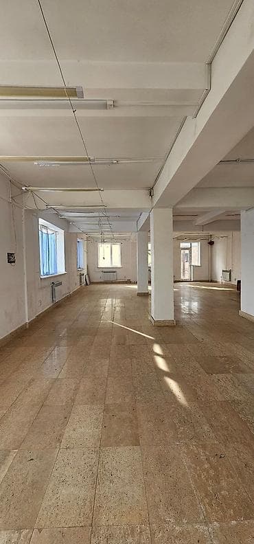 продаются полдом пишпек: 📍ул.Менделеева 🔘Этажи -1/3 🔘435м² Продается коммерческое — 10