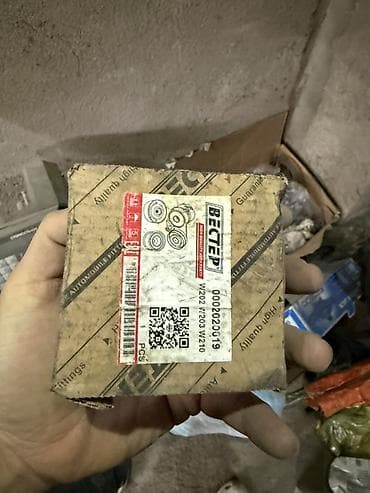 full construction: Коробка новых запчастей -все за 3000 сом . 2 лампы -100$, 2 домкрата — 7