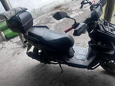 nmax скутер: Срочно продается Скутер/мопед черного цвета с прямым полом и высоким — 3