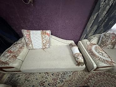 Офисная мебель: СРОЧНО!!! Продаю диваны с креслом (в комплекте 3шт) Не местное — 3