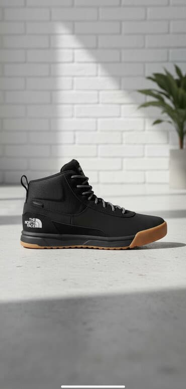 обувь для работы: Черные полусапоги The North Face Larimer Mid WP с высокой посадкой — 1