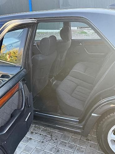 Mercedes-Benz W124: 1995 г., 2.2 л, Механика, Бензин, Седан — 9