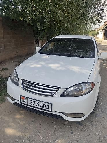 Chevrolet : 2015 г., 1.5 л, Механика, Бензин, Седан at lalafo.kg Chevrolet : 2015 г., 1.5 л, Механика, Бензин, Седан