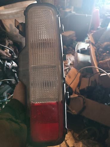 Задний фонарь (комбинированный) от Ниссан элгранд е51 . правая at lalafo.kg Задний фонарь (комбинированный) от Ниссан элгранд е51 . правая
