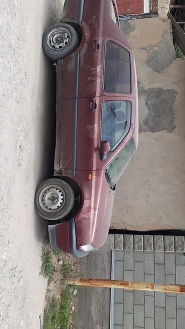 colf 2: Volkswagen Golf: 1994 г., Механика, Седан — 2