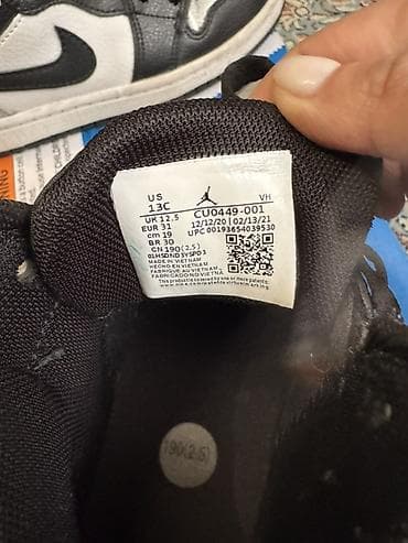 обувь жордан: Детские кроссовки Jordan 1 Mid (модель CU0449‑001), размер US 13C (UK — 4