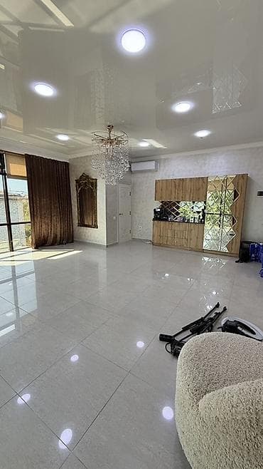 азия пелес: Просторная светлая комната с панорамным остеклением - Большое — 1