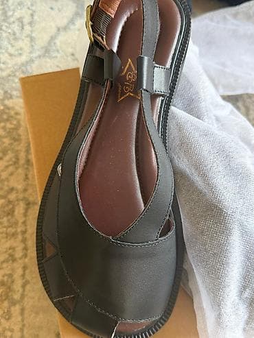 40: Женские сандалии 41 размер идёт на 40 р
Настоящая кожа — 1