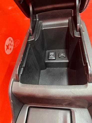 Детали салона: Консоль центральная Honda Inspire DBA-CP3 2006 (б/у) — — — — — — 7