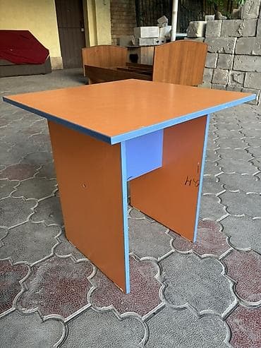 юношеский горнитур: Детский стол, ЛДСП — 1