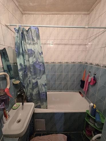 квартира в лебединовке: 2 комнаты, 50 м², 105 серия, 1 этаж, Старый ремонт — 7