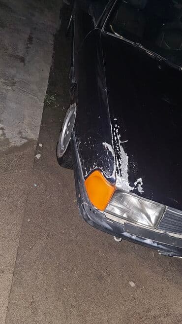 капот на аккорд: Audi 100: 1988 г., 2.2 л, Механика, Бензиновая, Седан — 4