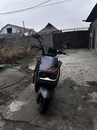 одежда для мотоцикл: Электроскутер городского типа - Компоновка: широкий прямой пол — 4