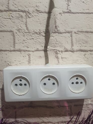 блоки питания 6: Продаю. Тройники. 16А 250V Имеется 15штук. С четырёх сторон — 2