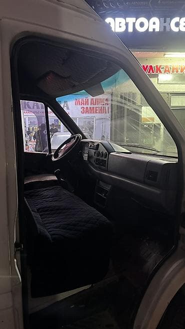 термобудка на газель: Легкий грузовик, Mercedes-Benz, Стандарт, 3 т, Б/у — 5