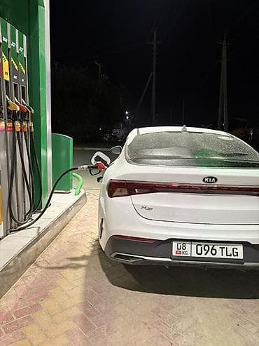 mazda 3: Kia K5: 2021 г., Автомат, Бензин, Седан — 2