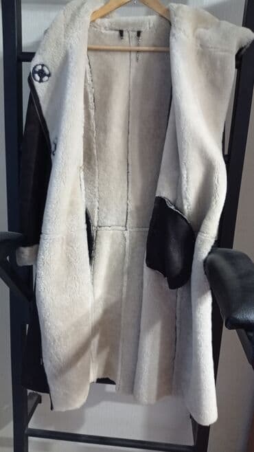 срочно продаю в связи с переездом: Дублёнка бу натуральная овчина. Цвет коричневый размер 46_48. В — 2