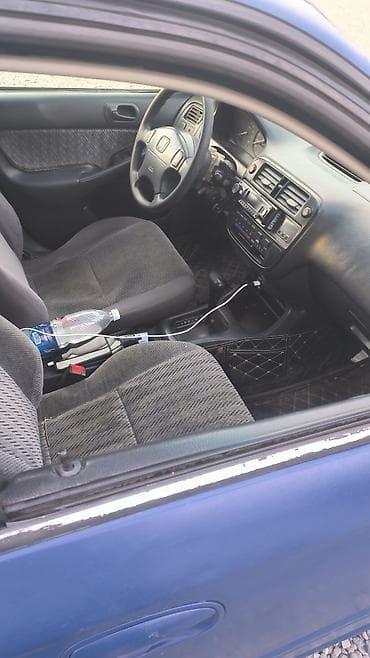 Продажа авто: Honda Civic: 2000 г., 1.5 л, Автомат, Бензин, Седан — 5