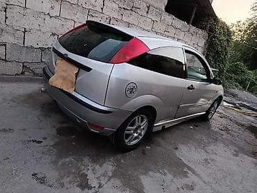 Ford Focus: 1998 г., 1.8 л, Механика, Бензин, Хэтчбэк