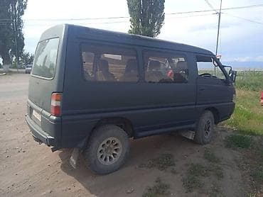 Mitsubishi Delica: 1993 г., 2.5 л, Автомат, Дизель, Минивэн