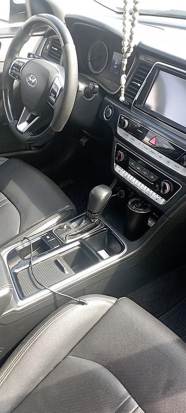 Hyundai Sonata: 2017 г., 2 л, Автомат, Газ, Седан