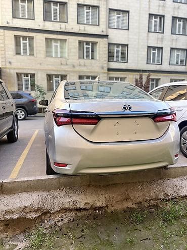 toyota corolla продажа: Toyota Corolla: 2019 г., 1.8 л, Вариатор, Гибрид, Седан — 3
